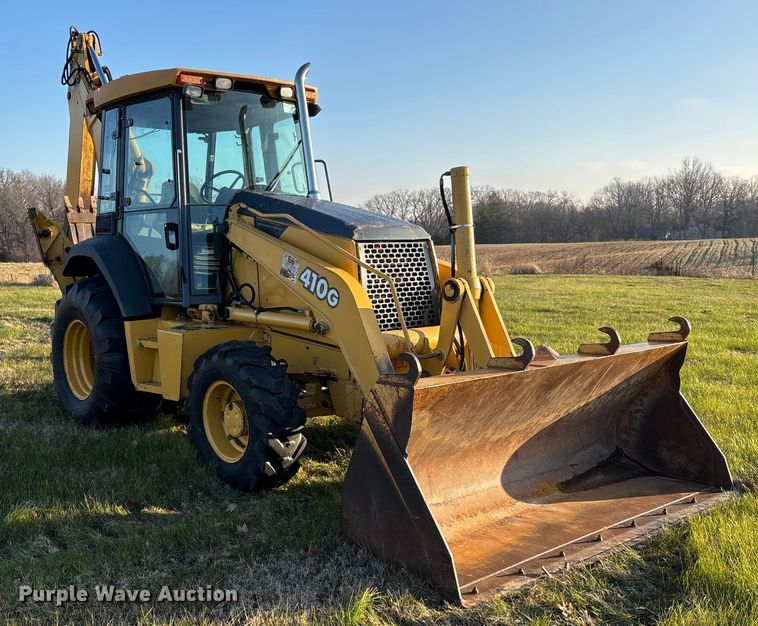 image for item DT0002 2004 John Deere 410G backhoe