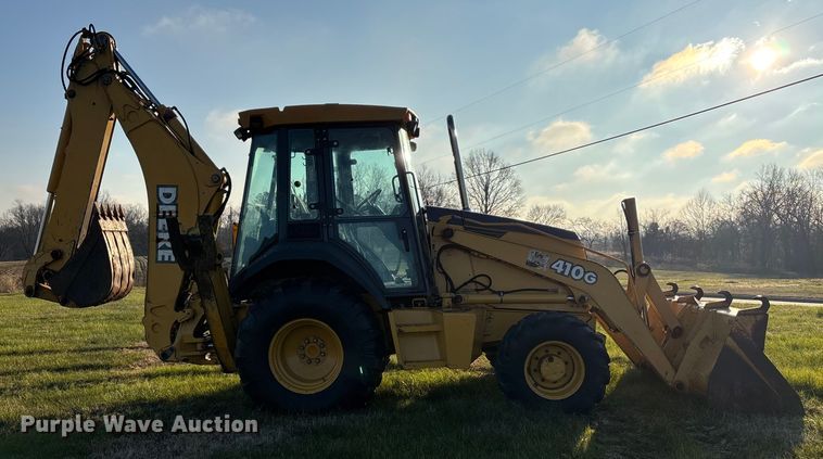 image for item DT0002 2004 John Deere 410G backhoe