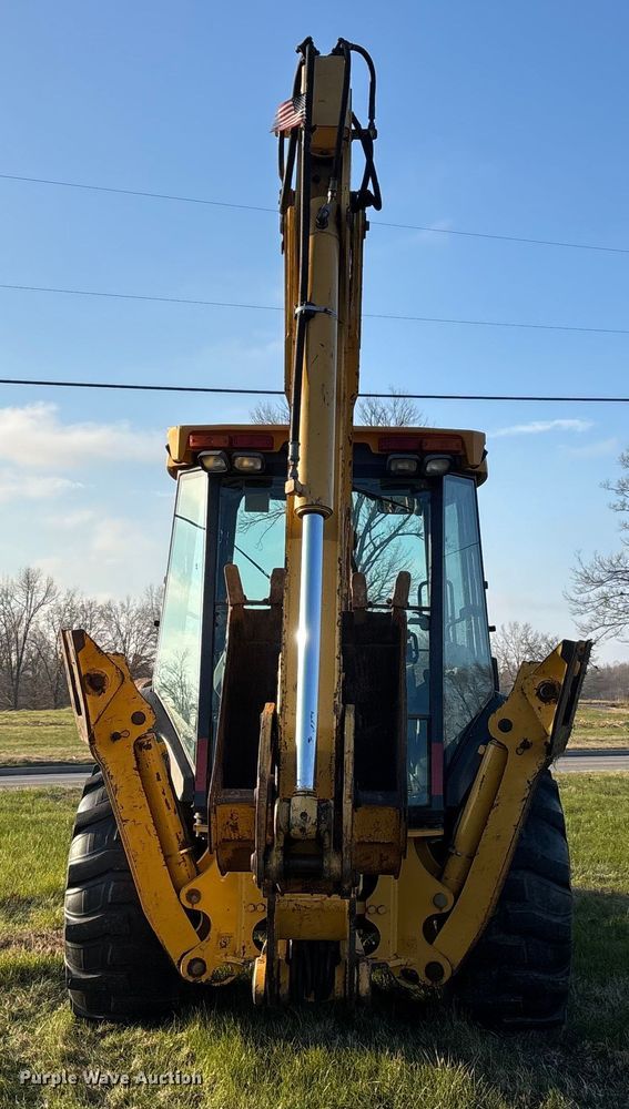 image for item DT0002 2004 John Deere 410G backhoe