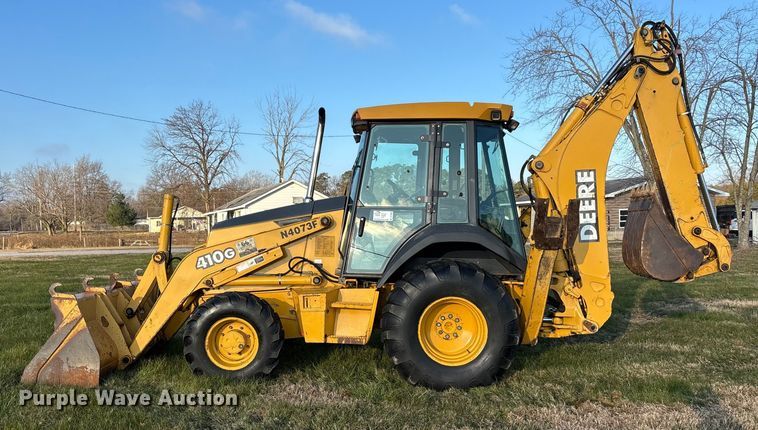 image for item DT0002 2004 John Deere 410G backhoe