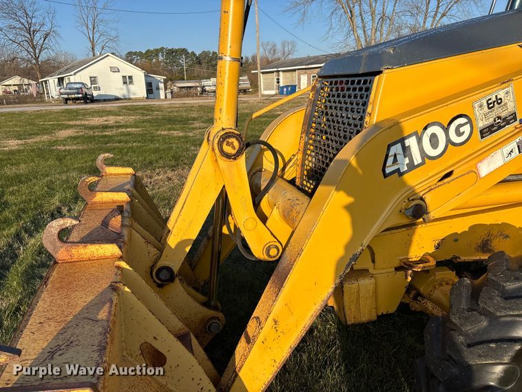 image for item DT0002 2004 John Deere 410G backhoe