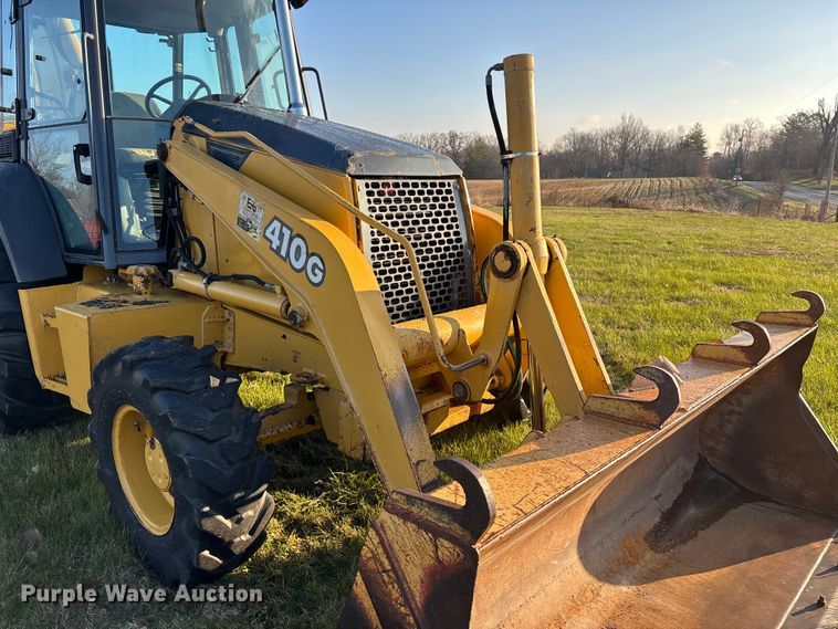 image for item DT0002 2004 John Deere 410G backhoe