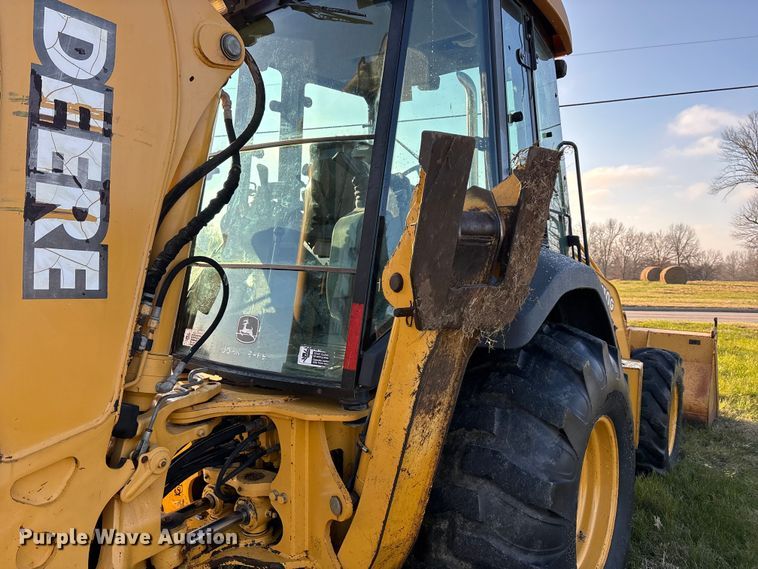 image for item DT0002 2004 John Deere 410G backhoe
