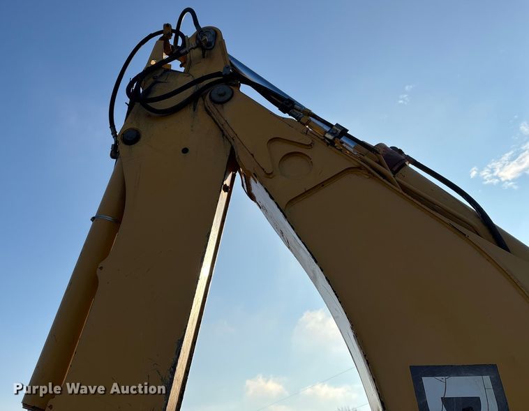 image for item DT0002 2004 John Deere 410G backhoe