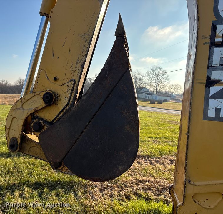 image for item DT0002 2004 John Deere 410G backhoe