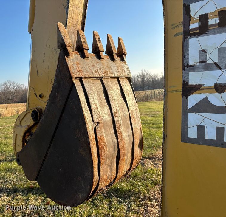 image for item DT0002 2004 John Deere 410G backhoe