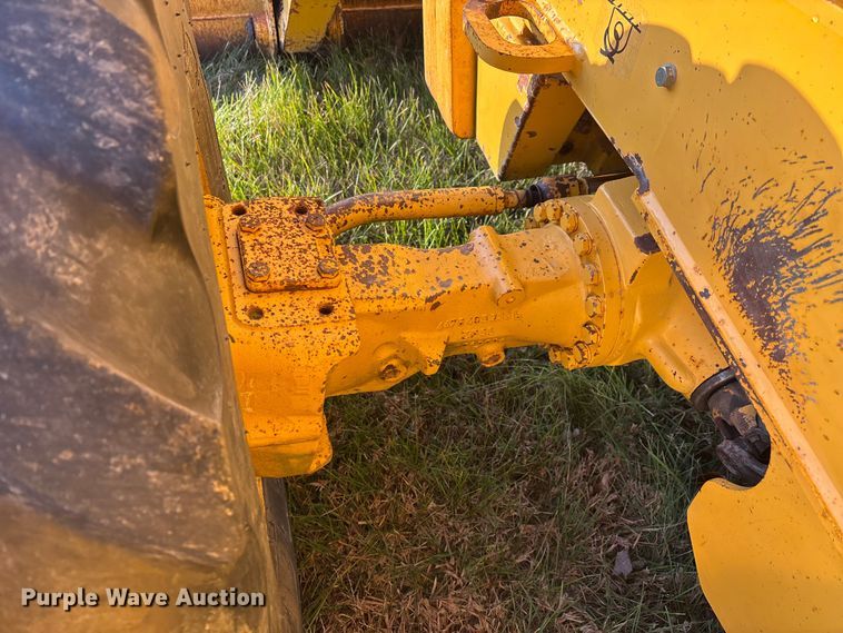 image for item DT0002 2004 John Deere 410G backhoe