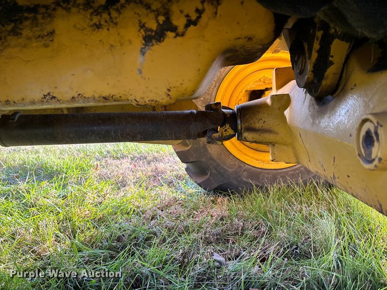 image for item DT0002 2004 John Deere 410G backhoe