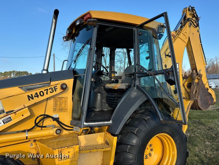 image for item DT0002 2004 John Deere 410G backhoe