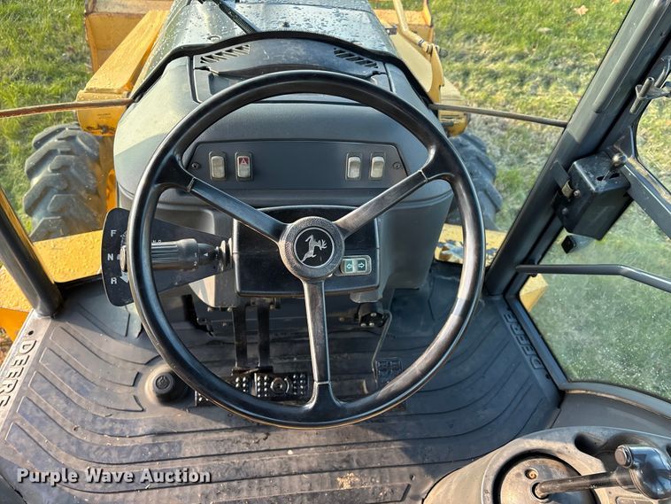 image for item DT0002 2004 John Deere 410G backhoe