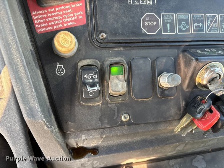 image for item DT0002 2004 John Deere 410G backhoe