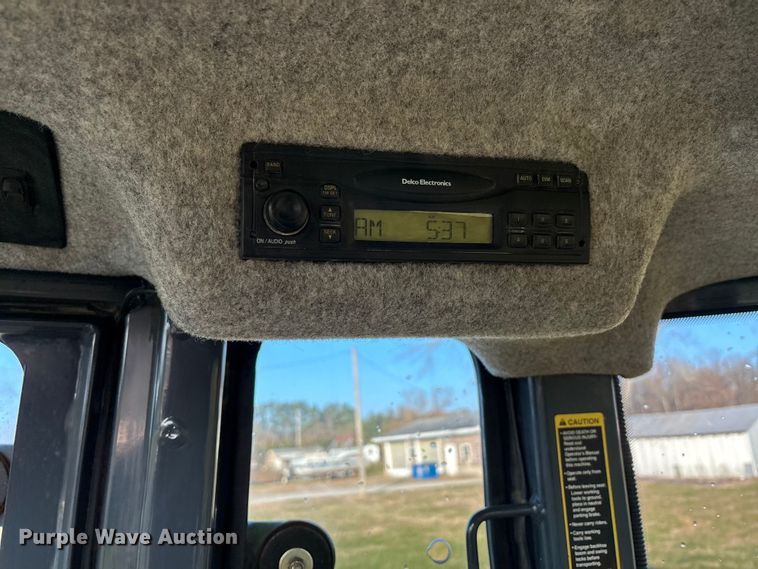 image for item DT0002 2004 John Deere 410G backhoe