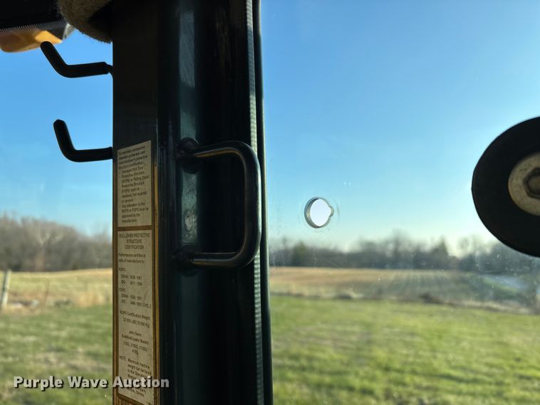 image for item DT0002 2004 John Deere 410G backhoe