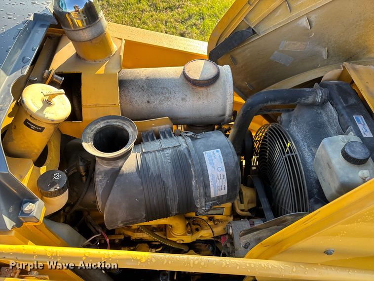 image for item DT0002 2004 John Deere 410G backhoe