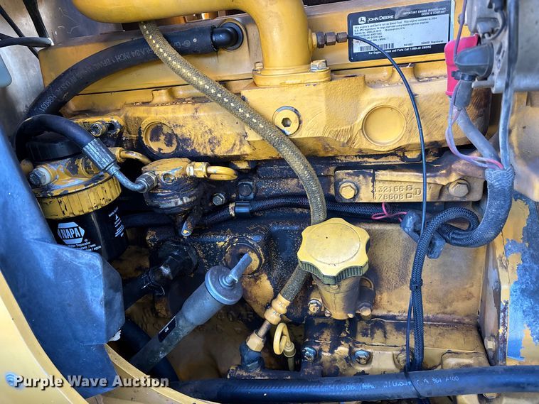 image for item DT0002 2004 John Deere 410G backhoe