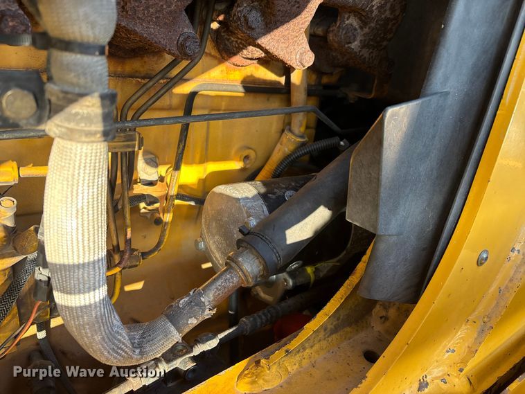 image for item DT0002 2004 John Deere 410G backhoe