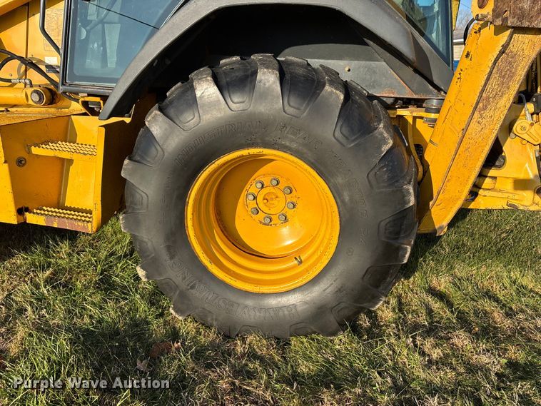 image for item DT0002 2004 John Deere 410G backhoe