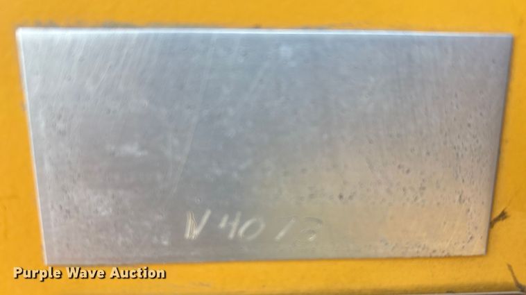 image for item DT0002 2004 John Deere 410G backhoe