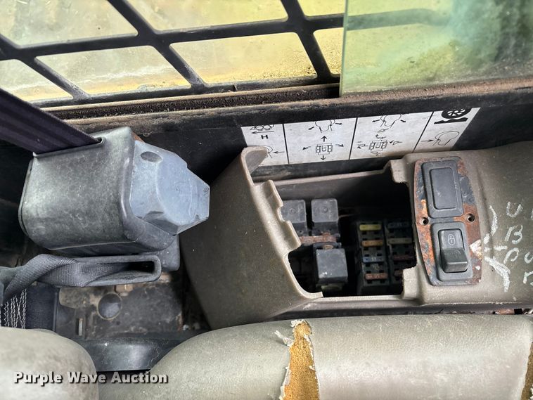 image for item DT0003 2007 Case 450 skid steer loader