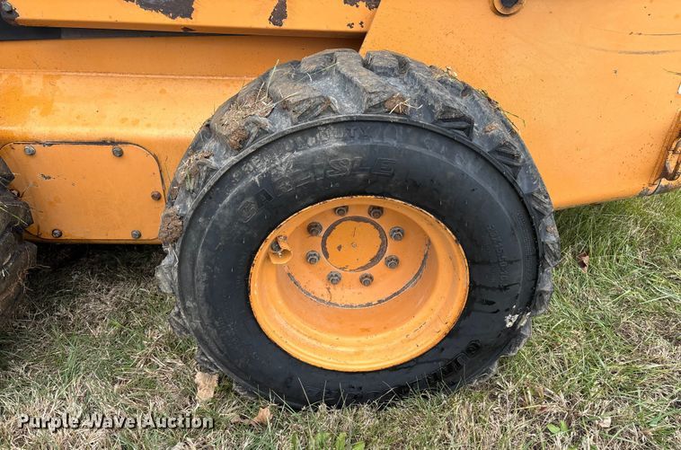 image for item DT0003 2007 Case 450 skid steer loader