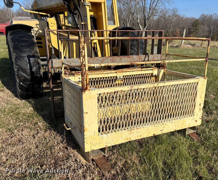 image for item DT0004 1998 Gehl DL-6H 40 telehandler