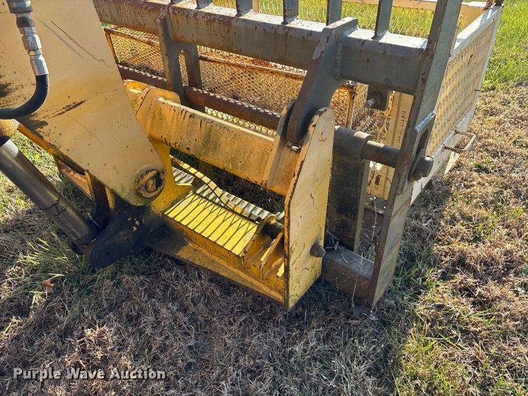 image for item DT0004 1998 Gehl DL-6H 40 telehandler