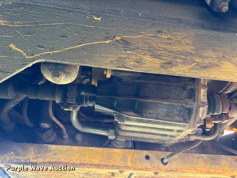 image for item DT0004 1998 Gehl DL-6H 40 telehandler