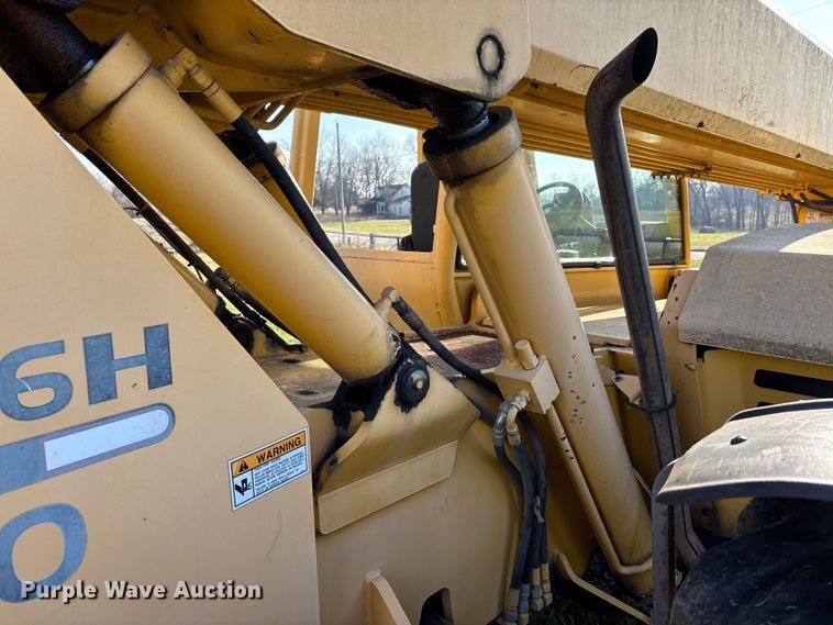 image for item DT0004 1998 Gehl DL-6H 40 telehandler