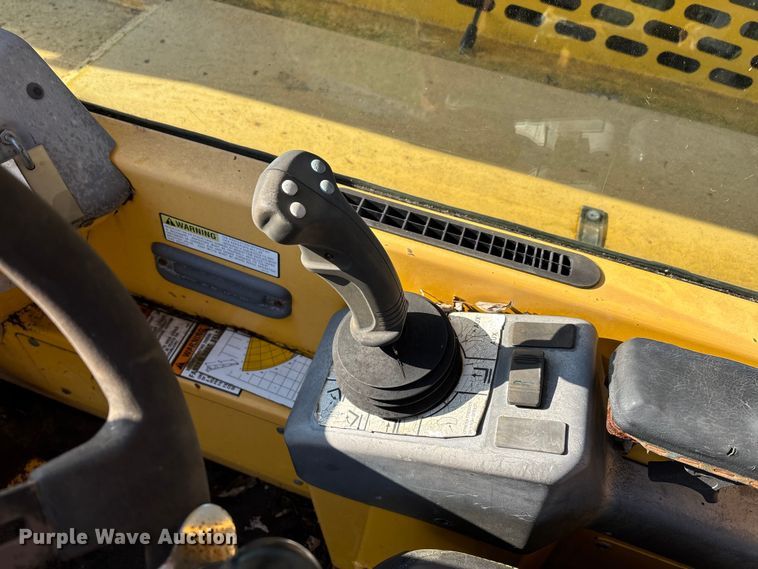 image for item DT0004 1998 Gehl DL-6H 40 telehandler