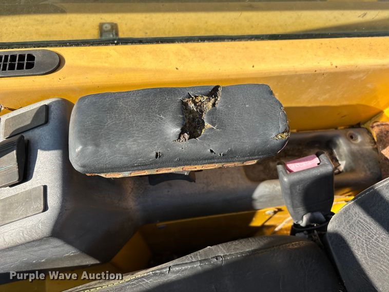 image for item DT0004 1998 Gehl DL-6H 40 telehandler