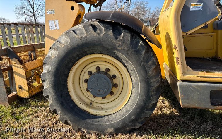 image for item DT0004 1998 Gehl DL-6H 40 telehandler