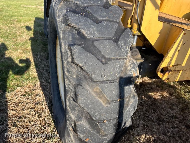 image for item DT0004 1998 Gehl DL-6H 40 telehandler