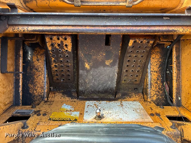 image for item DT0005 1990 Case 1840 skid steer loader