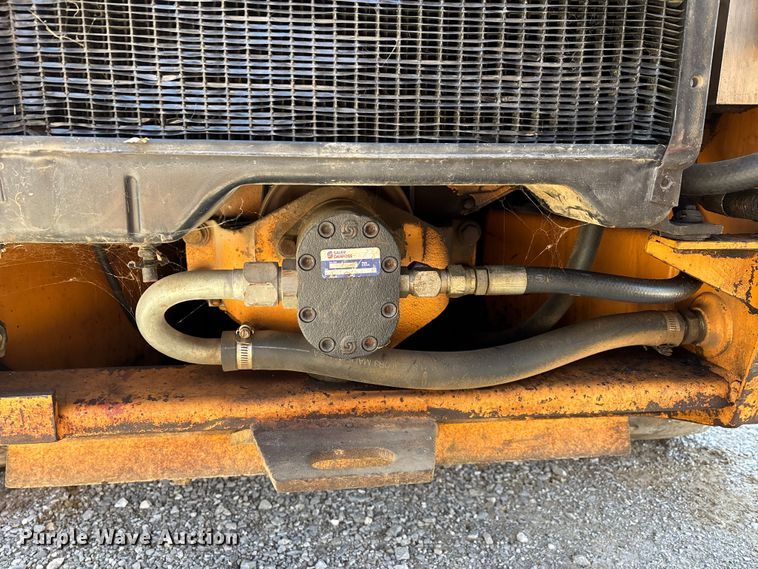 image for item DT0005 1990 Case 1840 skid steer loader