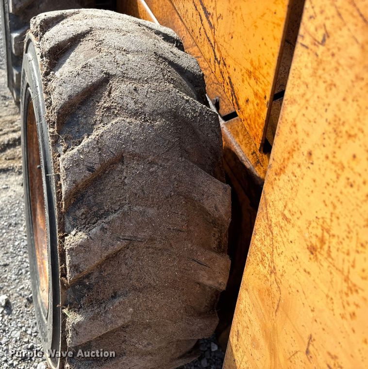 image for item DT0005 1990 Case 1840 skid steer loader