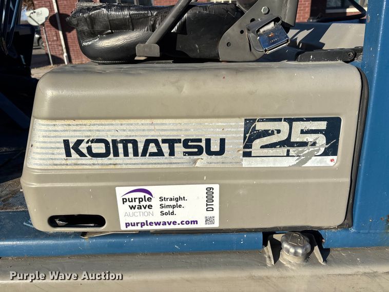 image for item DT0009 Komatsu FG25T 11 forklift
