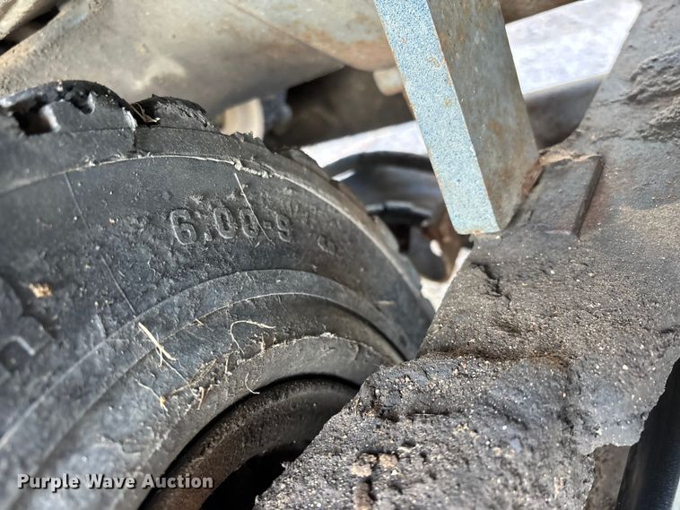 image for item DT0009 Komatsu FG25T 11 forklift