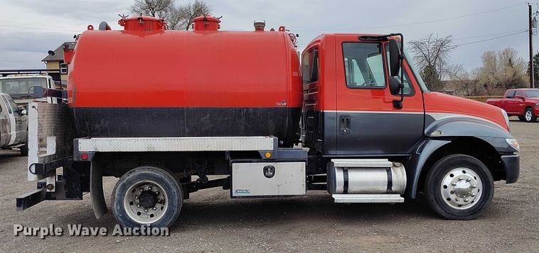 image for item DT0777 2007 International MA025 vacuum truck