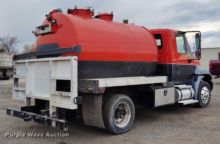 image for item DT0777 2007 International MA025 vacuum truck