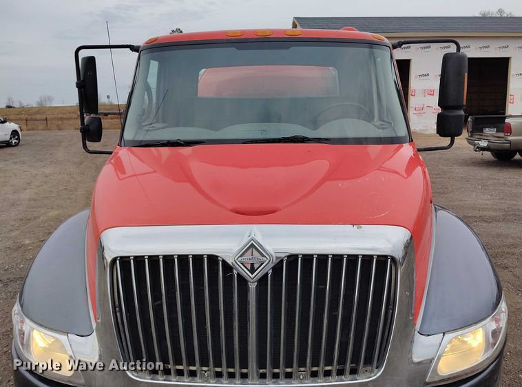 image for item DT0777 2007 International MA025 vacuum truck