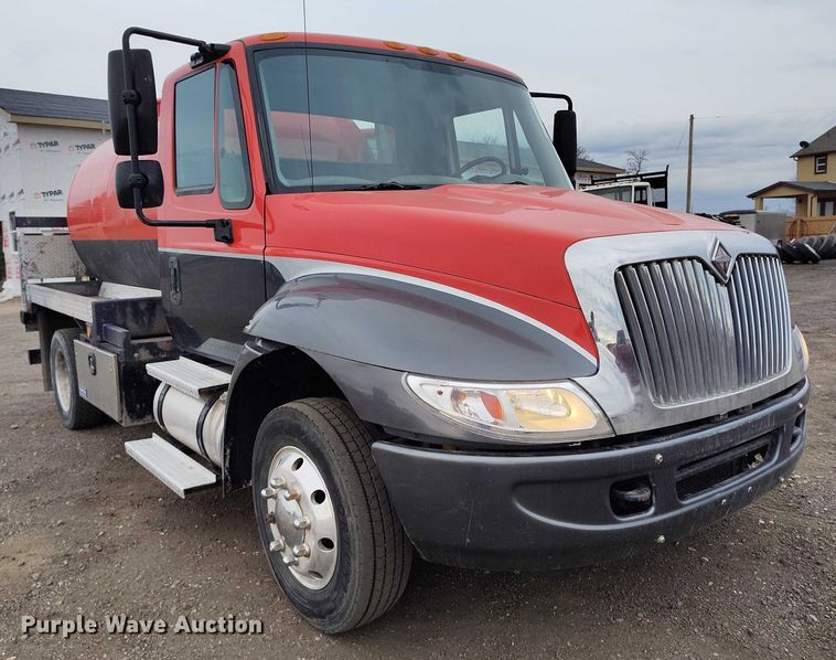 image for item DT0777 2007 International MA025 vacuum truck