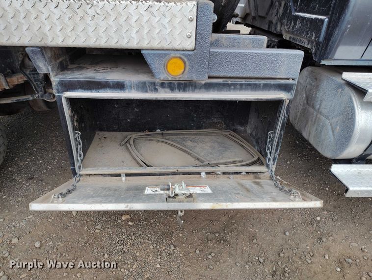 image for item DT0777 2007 International MA025 vacuum truck