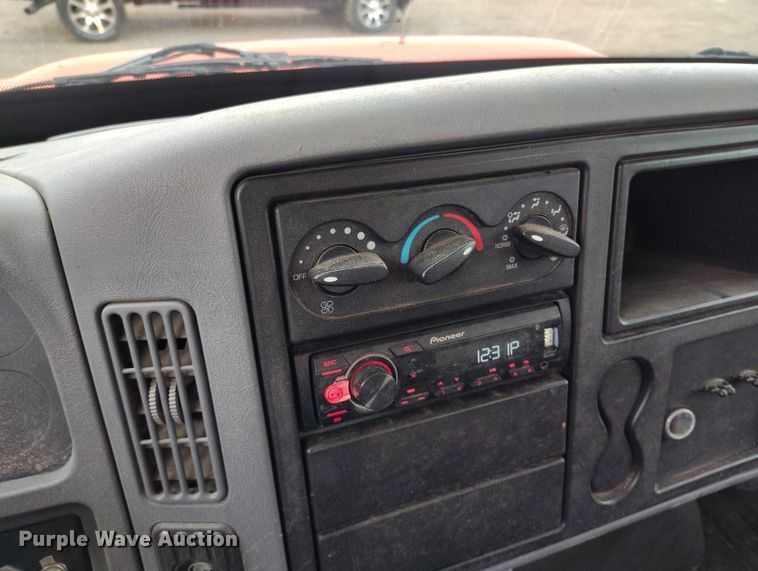 image for item DT0777 2007 International MA025 vacuum truck