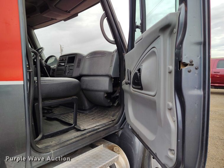 image for item DT0777 2007 International MA025 vacuum truck