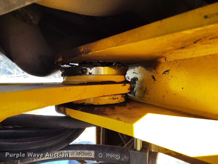 image for item DT0782 2012 John Deere 644K wheel loader