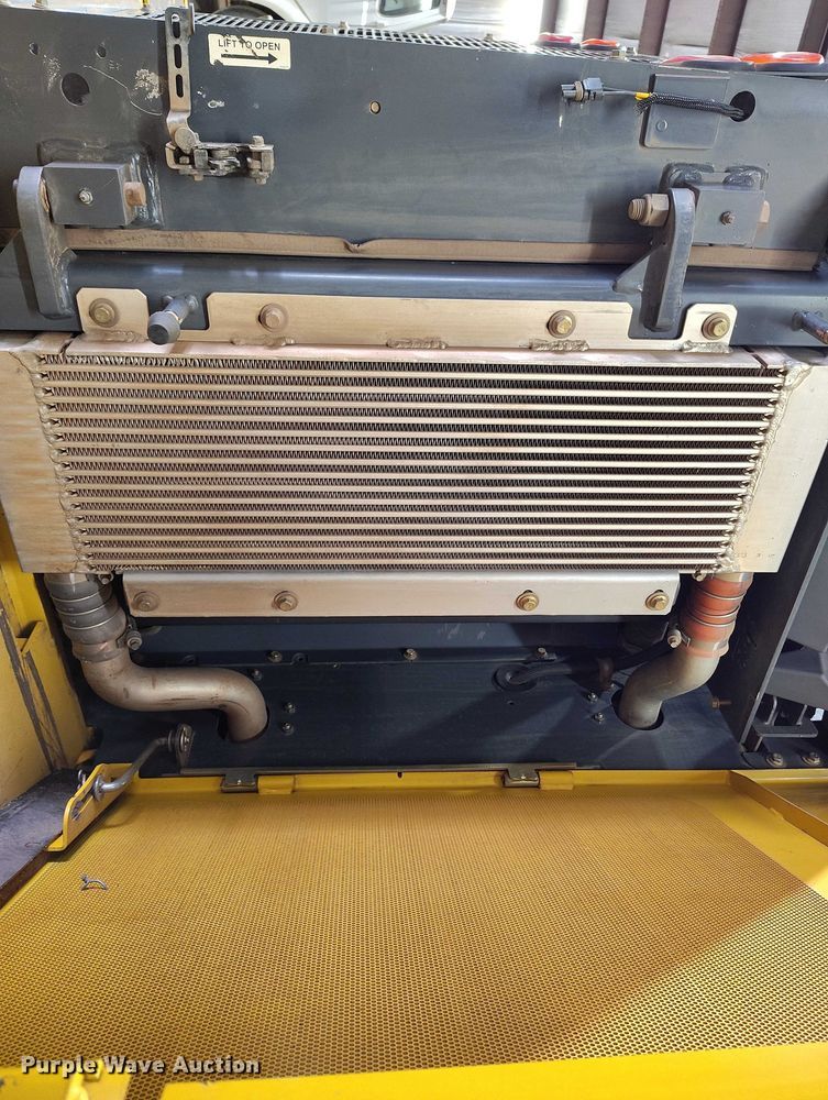 image for item DT0782 2012 John Deere 644K wheel loader