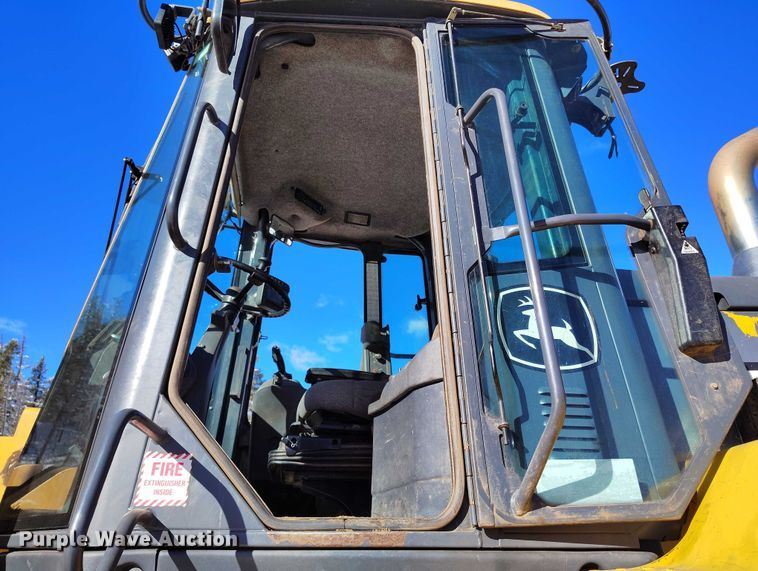 image for item DT0782 2012 John Deere 644K wheel loader