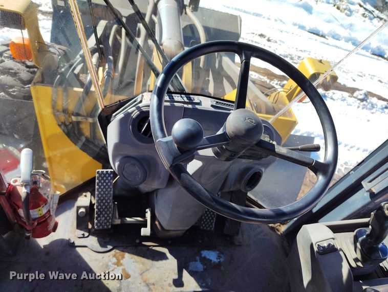 image for item DT0782 2012 John Deere 644K wheel loader