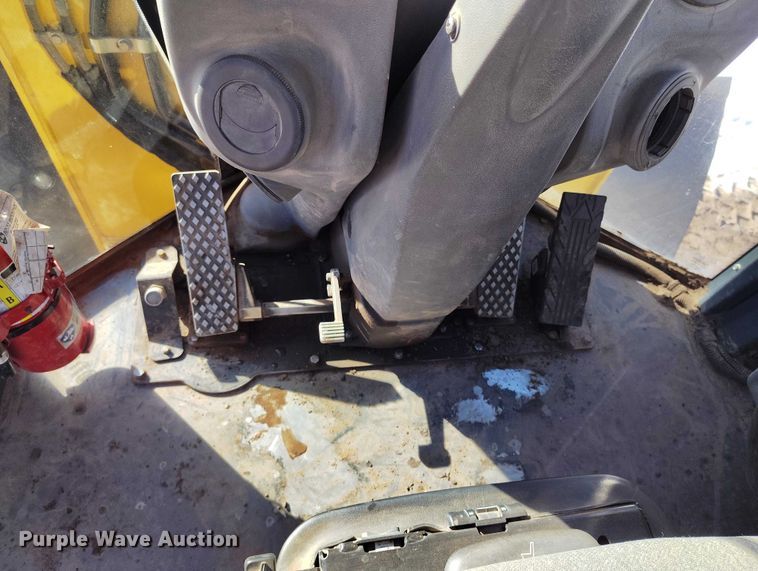 image for item DT0782 2012 John Deere 644K wheel loader