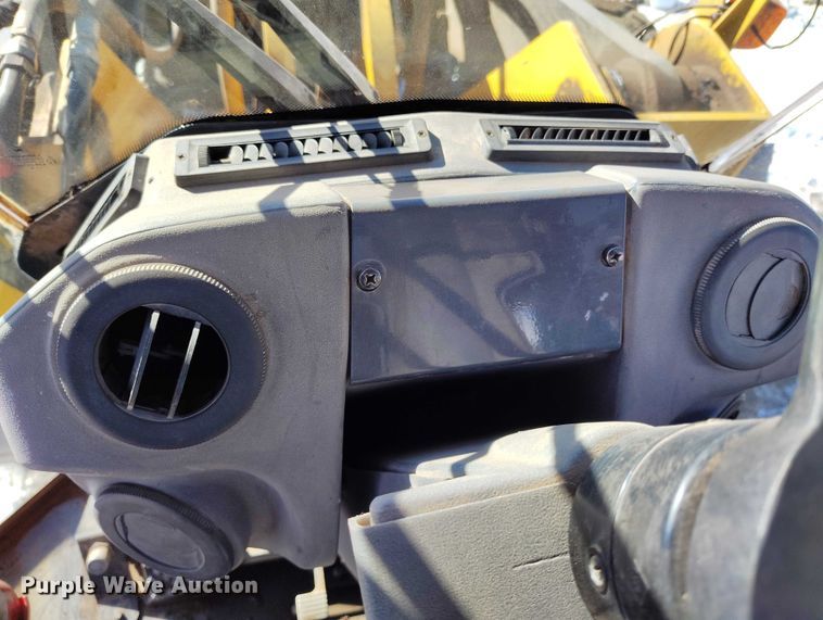 image for item DT0782 2012 John Deere 644K wheel loader